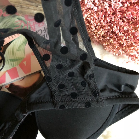 π₯SOLDπ₯Victoriaβs Secret push up bra. 34A - Picture 5 of 6